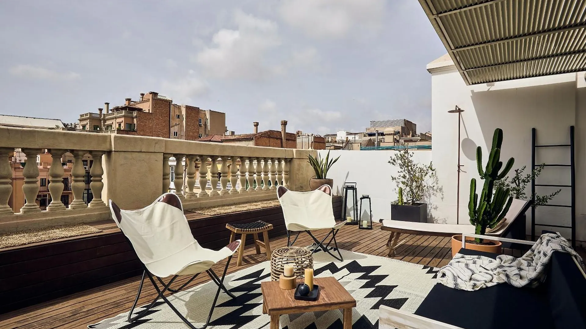 Takla - Two Bedroom Apartment In Diputacion St Барселона