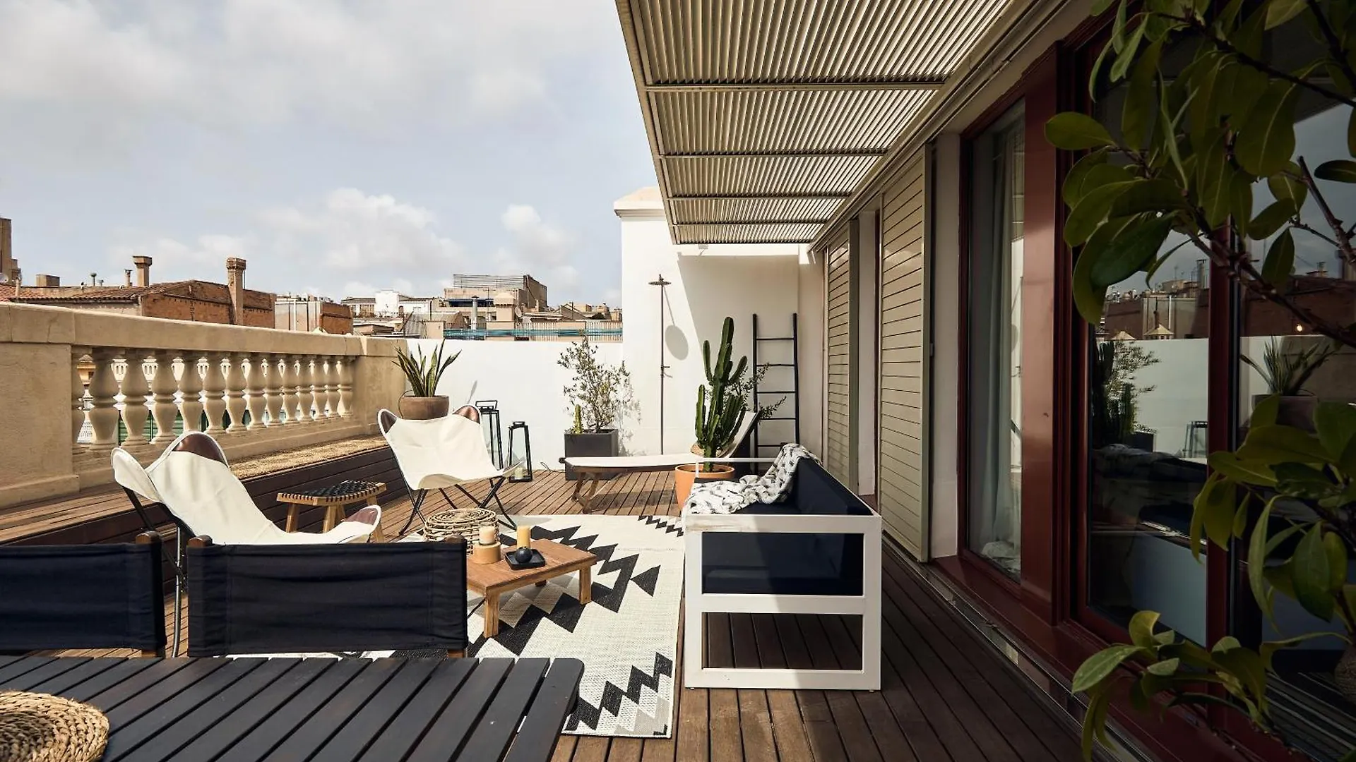 Takla - Two Bedroom Apartment In Diputacion St Барселона